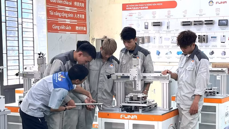 Hà Nội đề xuất hỗ trợ 100% học phí cho ngành nghề trọng điểm 2026-2031