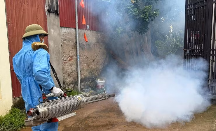 Hà Nội tăng cường chiến dịch phòng chống sốt xuất huyết trong cộng đồng