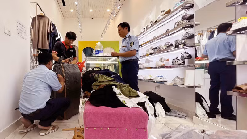 Hà Nội phát hiện gần 1.400 sản phẩm giả mạo thương hiệu nổi tiếng