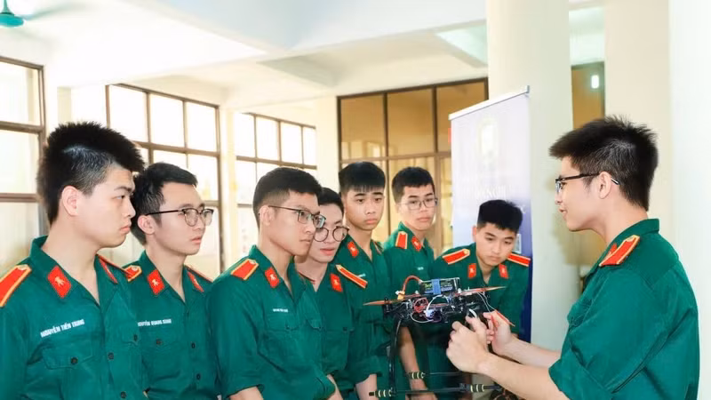 Sinh viên Học viện Kỹ thuật quân sự. Ảnh: MTA