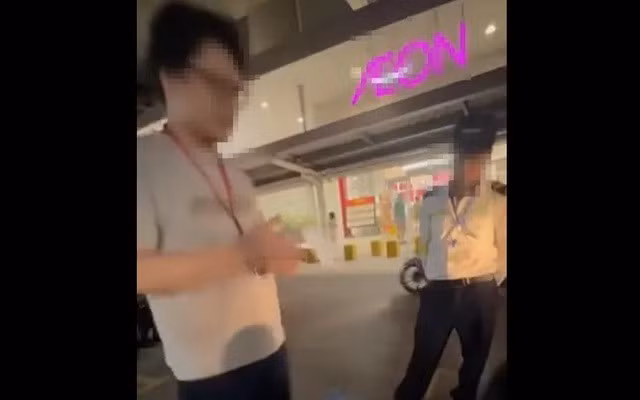 Nhân viên an ninh bị tố giả danh công an và vi phạm quyền khách hàng