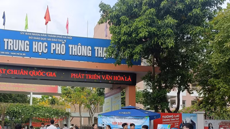 Không đỗ lớp 10 công lập, bầu trời có sụp đổ?