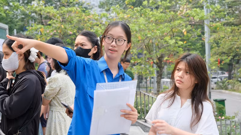 Hơn 120 nghìn thí sinh Hà Nội làm thủ tục dự thi lớp 10 THPT 