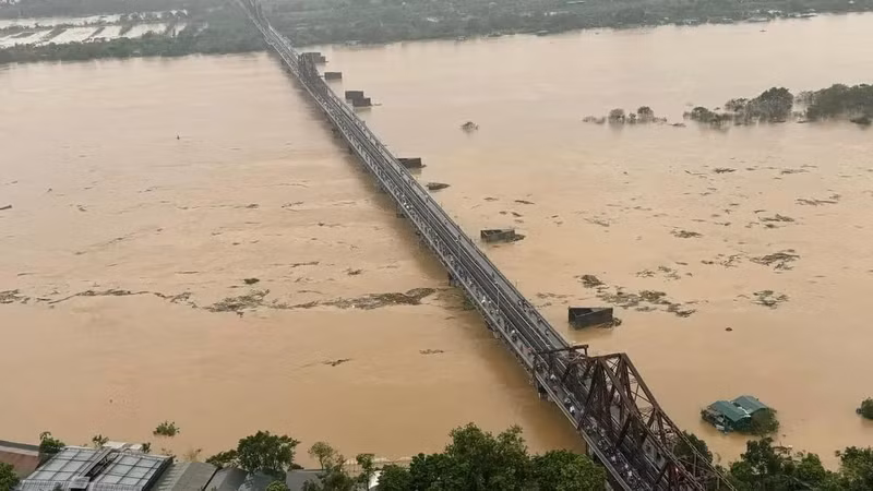 Các địa phương miền Bắc chuẩn bị ứng phó mưa lũ, cảnh báo sạt lở đất
