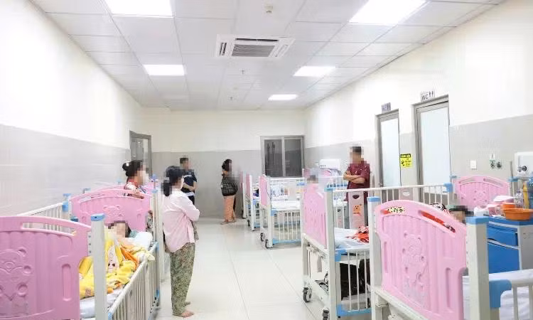 Nhiều người nhập viện sau khi ăn bánh mì thịt tại Đồng Tháp
