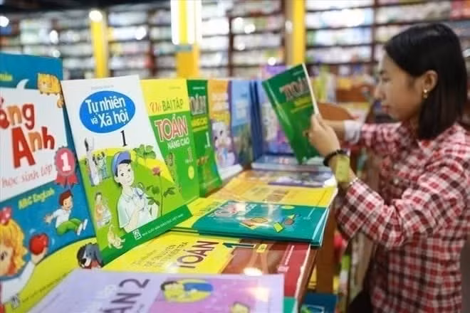 Bộ GD&ĐT được giao soạn thảo nghị định về miễn phí sách giáo khoa. Ảnh minh họa/Nguồn congluan.vn