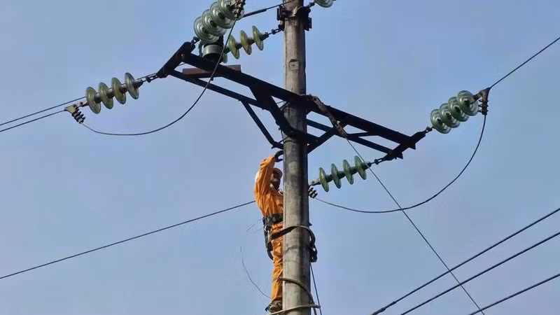 Nhu cầu điện miền Bắc lập đỉnh mới do nắng nóng gay gắt