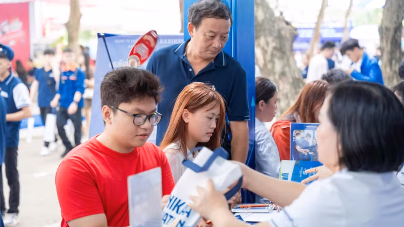 Thí sinh cần kiểm tra kỹ thông tin và chắc chắn rằng đã hoàn tất đầy đủ các bước xác nhận trên hệ thống. Ảnh PNK/Nguồn HNM