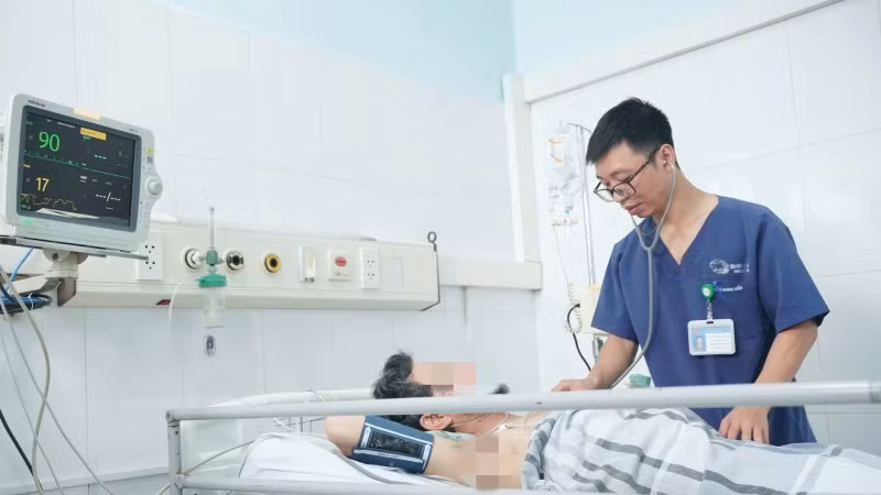 Nhiều người sốc nhiệt nguy kịch do nắng nóng, bác sĩ cảnh báo!