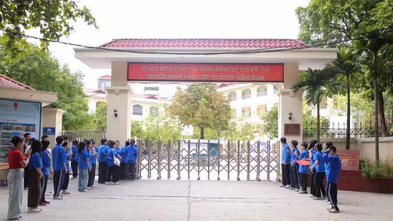 Một điểm thi trong kỳ thi vào lớp 10 tại thành phố Hà Nội. Ảnh nhandan.vn