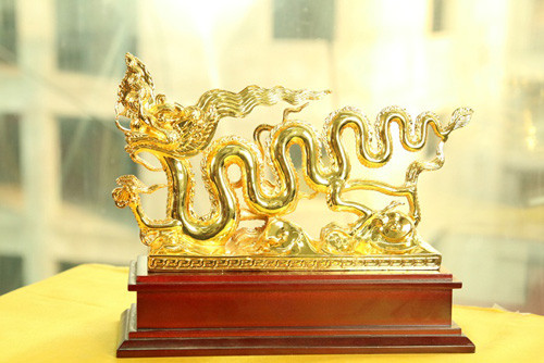 Rồng thời Lý là hình ảnh “rồng bay lên”, biểu tượng của Thăng Long thể hiện lịch sử khởi lập đất Thăng Long.