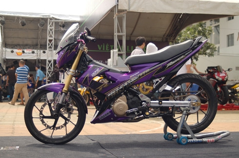 Tại thị trường Indonesia, xe có tên gọi là Suzuki Satria FU150. Chiếc xe cũng được nhiều tín đồ ở Indonesia mê muội. Đến thị trường Việt Nam, xe mang tên Suzuki Raider R150.