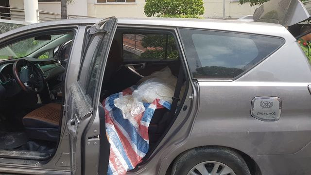 Thật bất ngờ khi bên trong chiếc xe chứa lô ma tuý đá trị giá 500 tỷ