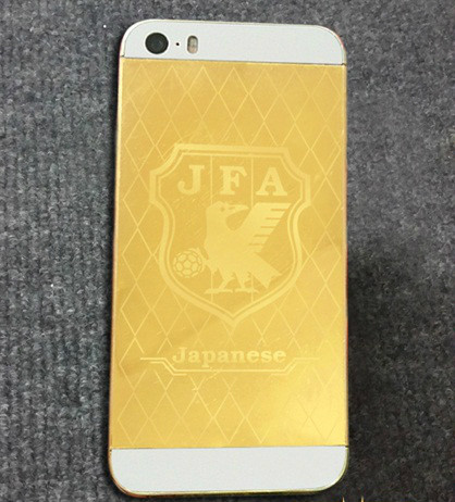 Vừa mới ra mắt nhưng nhiều khách hàng đã ngỏ ý muốn sở hữu một chiếc iPhone 5S trong bộ sưu tập này.