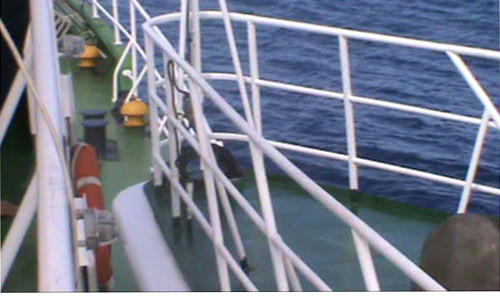 …Cú đâm làm tàu CSB 4003 rách mạn phải chiều dài hơn 3m, chiều rộng hơn 1m.