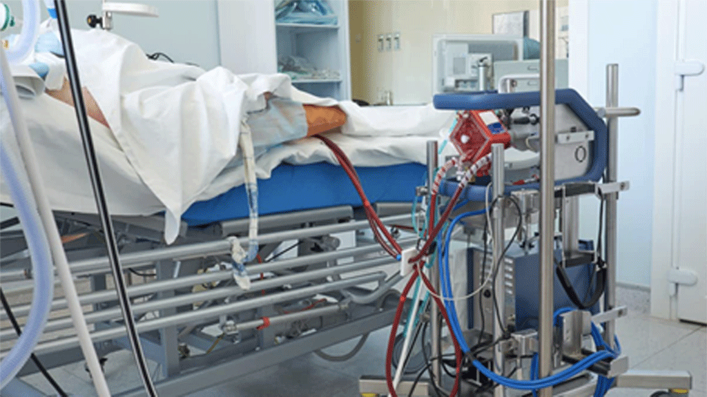 Bệnh nhân phi công người Anh còn nhiễm trùng màng phổi Benh nhan phi cong nguoi Anh con nhiem trung mang phoi