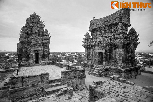 Truyen thuyet nhuom mau huyen bi ve toa thap Cham dep nhat Viet Nam