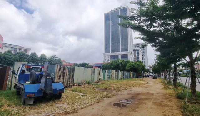 Dự án 'đất vàng' của Tổng Công ty Việt Lào bỏ hoang ở Vinh Du an 'dat vang' cua Tong Cong ty Viet Lao bo hoang o Vinh