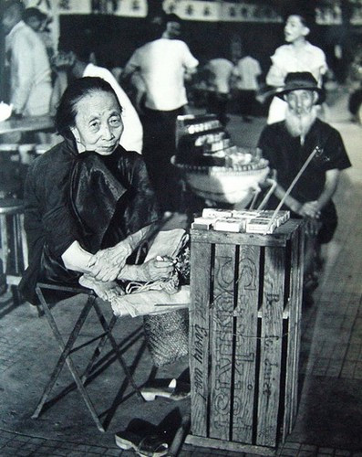 Loạt ảnh về cuộc sống ở Sài Gòn trong sách năm 1955 - Hình 3 Loat anh ve cuoc song o Sai Gon trong sach nam 1955-Hinh-3