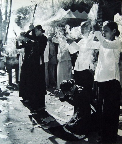 Loạt ảnh về cuộc sống ở Sài Gòn trong sách năm 1955 - Hình 5 Loat anh ve cuoc song o Sai Gon trong sach nam 1955-Hinh-5