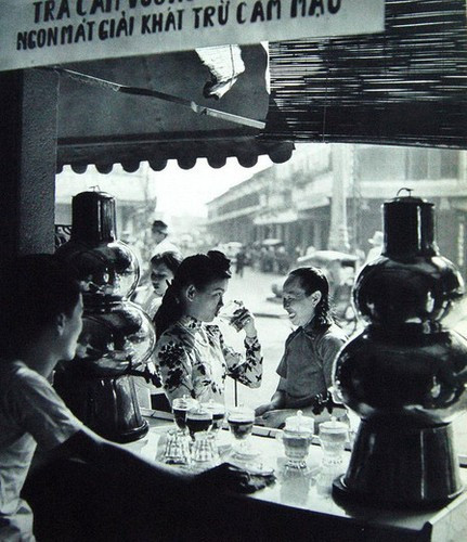 Loạt ảnh về cuộc sống ở Sài Gòn trong sách năm 1955 - Hình 6 Loat anh ve cuoc song o Sai Gon trong sach nam 1955-Hinh-6