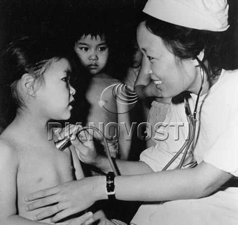 Cuộc sống ở miền Bắc thời chiến qua ống kính phóng viên Liên Xô - Hình 5 Cuoc song o mien Bac thoi chien qua ong kinh phong vien Lien Xo-Hinh-5