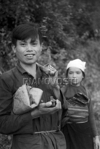Cuộc sống ở miền Bắc thời chiến qua ống kính phóng viên Liên Xô - Hình 3 Cuoc song o mien Bac thoi chien qua ong kinh phong vien Lien Xo-Hinh-3