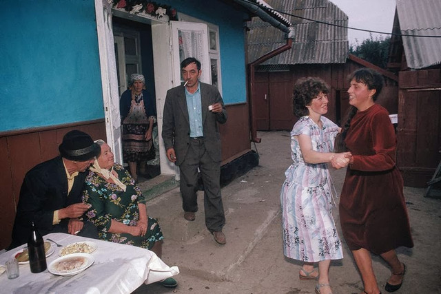 Cách thư giãn của người Ukraine những năm 1980 - Hình 9 Cach thu gian cua nguoi Ukraine nhung nam 1980-Hinh-9