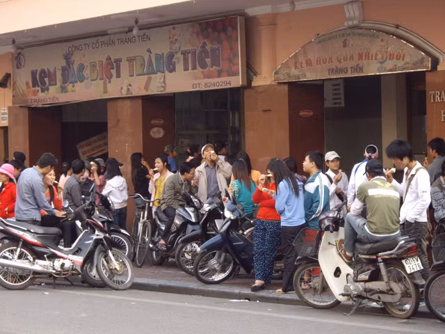 Cua hang kem Trang Tien nhung nam 1990 qua loat anh hiem-Hinh-5