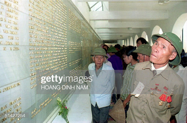 Việt Nam năm 1994 cực bất ngờ qua loạt ảnh hiếm - Hình 8 Viet Nam nam 1994 cuc bat ngo qua loat anh hiem-Hinh-8