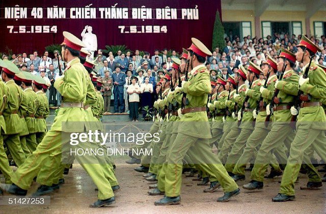 Việt Nam năm 1994 cực bất ngờ qua loạt ảnh hiếm - Hình 6 Viet Nam nam 1994 cuc bat ngo qua loat anh hiem-Hinh-6
