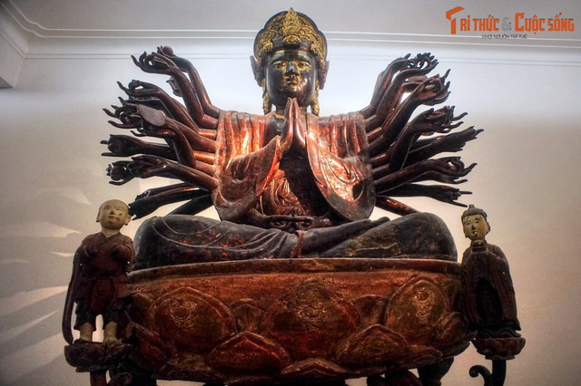 Cận cảnh loạt tượng Phật nghìn mắt nghìn tay trăm tuổi - Hình 10 Can canh loat tuong Phat nghin mat nghin tay tram tuoi-Hinh-10