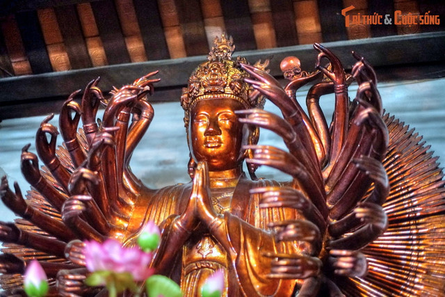 Cận cảnh loạt tượng Phật nghìn mắt nghìn tay trăm tuổi - Hình 2 Can canh loat tuong Phat nghin mat nghin tay tram tuoi-Hinh-2