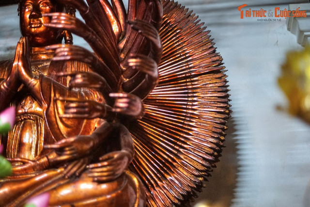 Cận cảnh loạt tượng Phật nghìn mắt nghìn tay trăm tuổi - Hình 3 Can canh loat tuong Phat nghin mat nghin tay tram tuoi-Hinh-3