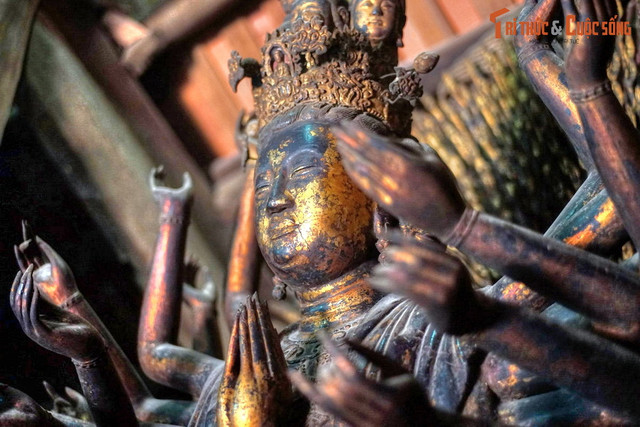 Cận cảnh loạt tượng Phật nghìn mắt nghìn tay trăm tuổi - Hình 8 Can canh loat tuong Phat nghin mat nghin tay tram tuoi-Hinh-8