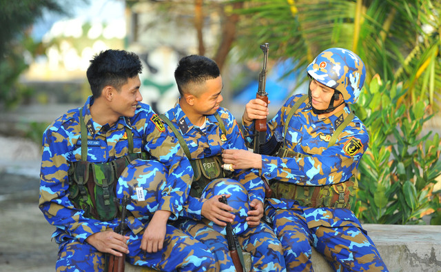 Truong Sa Xanh cuc an tuong qua loat anh trien lam-Hinh-7