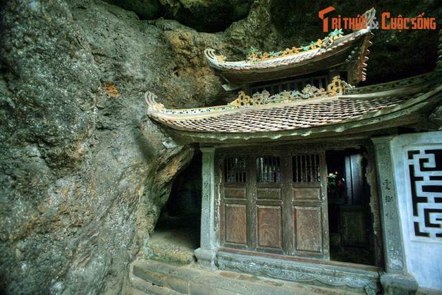 Chiêm ngưỡng 3 ngôi chùa trong hang kỳ vĩ nhất Việt Nam - Hình 4 Chiem nguong 3 ngoi chua trong hang ky vi nhat Viet Nam-Hinh-4