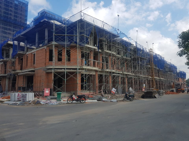 Xây hơn 110 nhà phố trái phép, Công ty Hưng Lộc Phát lại đổ lỗi cho cơ quan nhà nước Xay hon 110 nha pho trai phep, Cong ty Hung Loc Phat lai do loi cho co quan nha nuoc