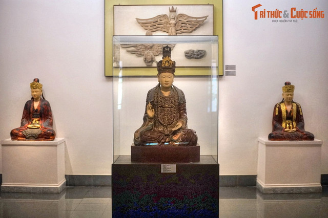 Tượng Hoàng hậu Trịnh Thị Ngọc Trúc mang nét đẹp thanh tú Tuong Hoang hau Trinh Thi Ngoc Truc mang net dep thanh tu