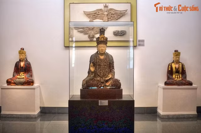 Tượng Hoàng hậu Trịnh Thị Ngọc Trúc mang nét đẹp thanh tú Tuong Hoang hau Trinh Thi Ngoc Truc mang net dep thanh tu