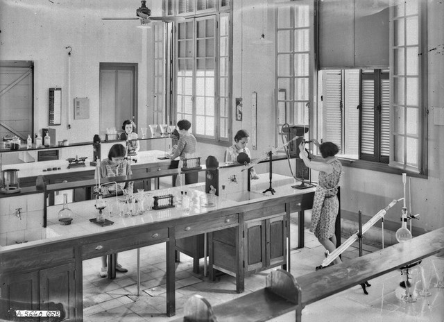 Ảnh hiếm về thuở sơ khai của những ngôi trường cổ nhất Hà Nội - Hình 12 Anh hiem ve thuo so khai cua nhung ngoi truong co nhat Ha Noi-Hinh-12