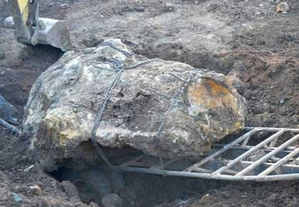 Tảng đá chục tỉ sẽ bị tịch thu Tang da chuc ti se bi tich thu