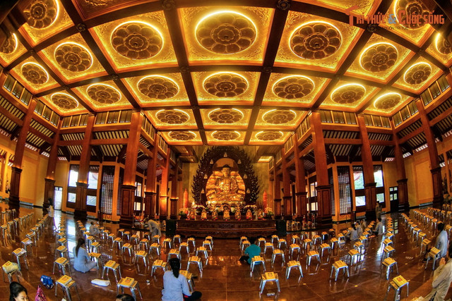 Top 12 công trình tôn giáo ấn tượng nhất TP HCM - Hình 3 Top 12 cong trinh ton giao an tuong nhat TP HCM-Hinh-3