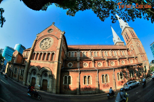 Top 12 công trình tôn giáo ấn tượng nhất TP HCM - Hình 7 Top 12 cong trinh ton giao an tuong nhat TP HCM-Hinh-7