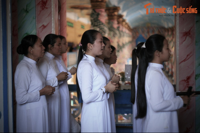 Khám phá những bí mật cực thú vị về Tòa Thánh Tây Ninh - Hình 10 Kham pha nhung bi mat cuc thu vi ve Toa Thanh Tay Ninh-Hinh-10