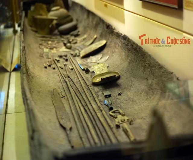 Can canh quan tai, hai cot trong bao tang noi tieng nhat Viet Nam-Hinh-10