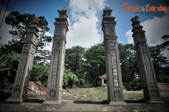 Lạnh người ở khu lăng mộ đá giữa rừng thông Đà Lạt - Hình 3 Lanh nguoi o khu lang mo da giua rung thong Da Lat-Hinh-3