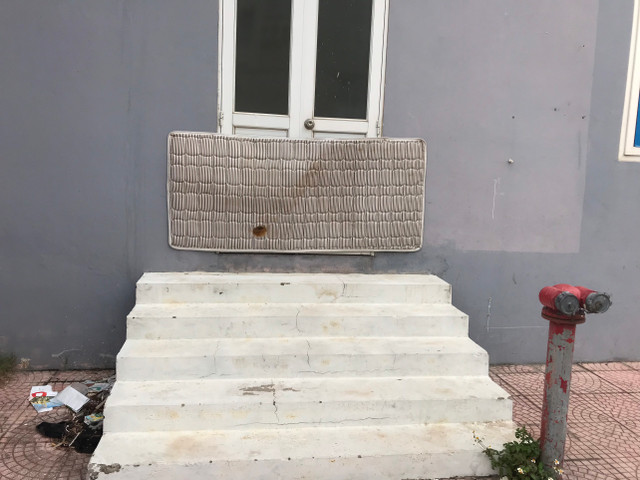 Toàn cảnh khu tái định cư Đền Lừ III bỏ hoang, lãng phí - Hình 12 Toan canh khu tai dinh cu Den Lu III bo hoang, lang phi-Hinh-12