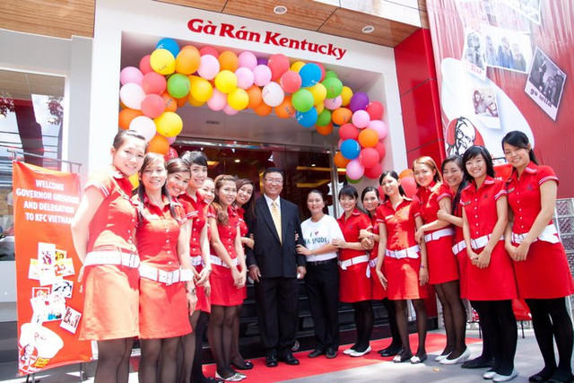 Vụ KFC Thích Quảng Đức: Tổng Giám đốc KFC Việt Nam Pornchai Thuratum là ai? - Hình 3 Vu KFC Thich Quang Duc: Tong Giam doc KFC Viet Nam Pornchai Thuratum la ai?-Hinh-3