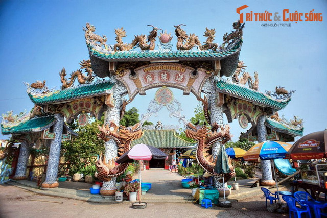 Giai thoại lạ về ngôi miếu nằm giữa sông ở TP. HCM - Hình 3 Giai thoai la ve ngoi mieu nam giua song o TP. HCM-Hinh-3